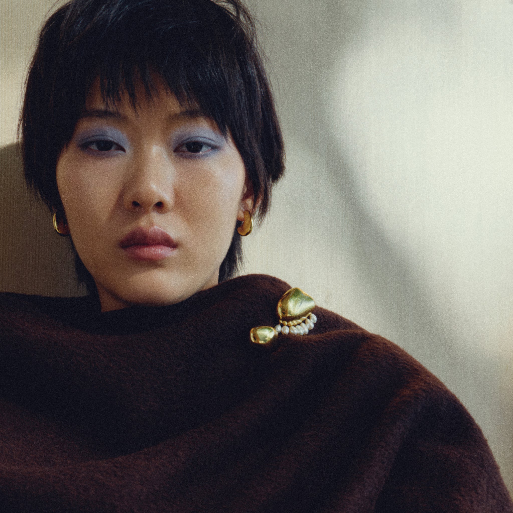 Nisi Pearl Brooch - Gold – BIKO